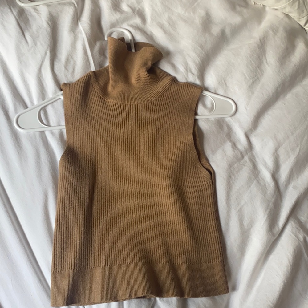 Forever 21 turtle neck sleeveless crop top